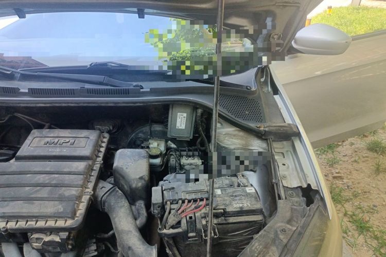 Used Volkswagen Jetta 2015 1.6L Manual Comfort Model Engine Bay Left