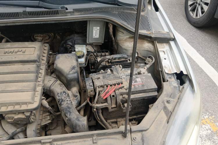 Used Volkswagen Jetta 2015 1.6L Automatic Comfort Model Engine Bay Left
