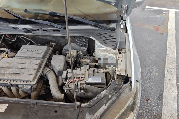 Used Volkswagen Jetta 2015 1.6L Manual Comfort Model Engine Bay Left