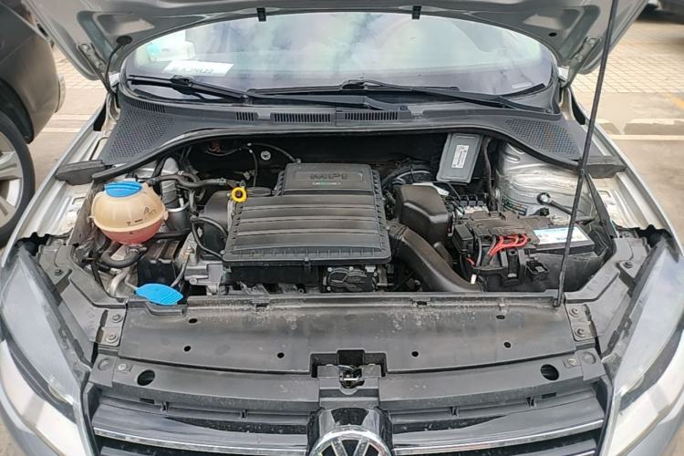 Used Volkswagen Jetta 2015 1.6L Manual Comfort Model Engine Bay