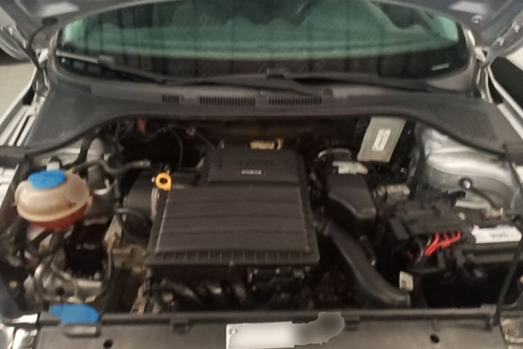 Used Volkswagen Jetta 2015 1.6L Manual Fashion Edition Engine Bay