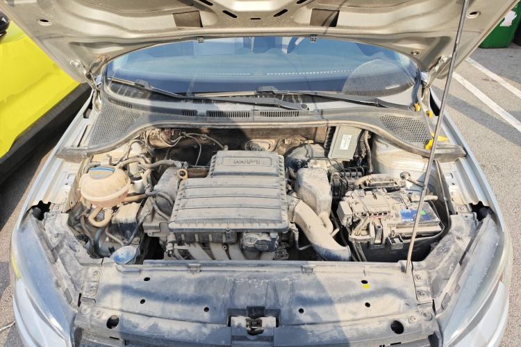 Used Volkswagen Jetta 2015 1.6L Automatic Fashion Model Engine Bay
