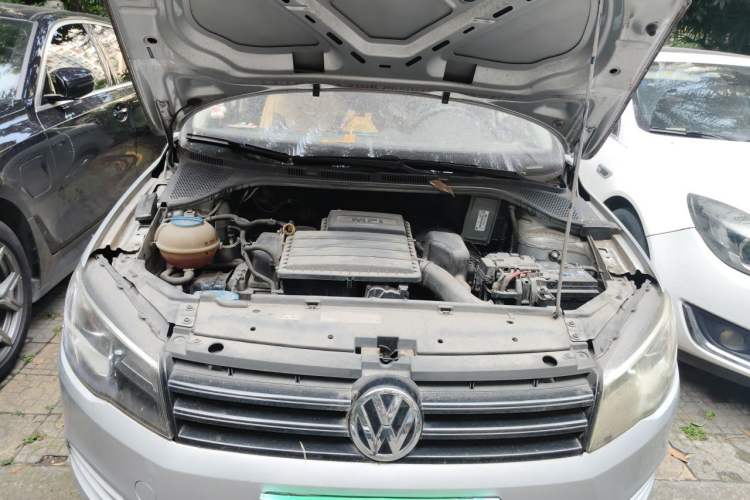 Used Volkswagen Jetta 2015 Value Edition 1.6L Manual Fashionable Style Engine Bay