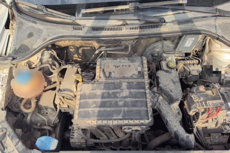 Used Volkswagen Jetta 2015 Zhuihui Edition 1.6L Manual Comfort Model Engine Bay