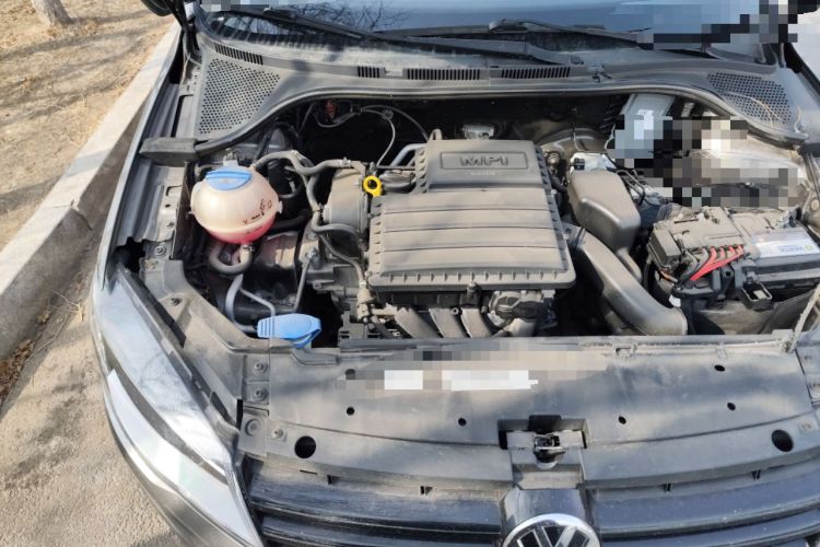 Used Volkswagen Jetta 2015 1.6L Manual Fashion Edition Engine Bay Right