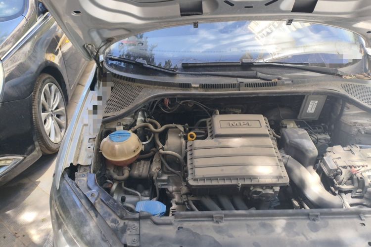 Used Volkswagen Jetta 2015 Value Edition 1.6L Manual Fashionable Style Engine Bay Right