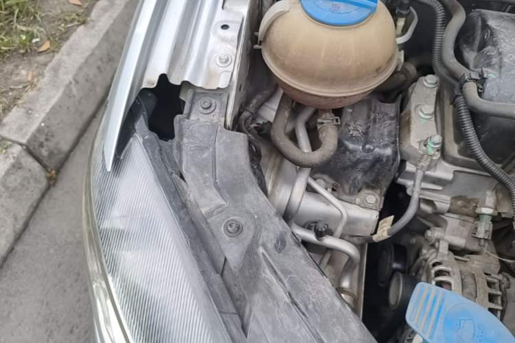 Used Volkswagen Jetta 2015 1.6L Manual Comfort Model Engine Bay Right