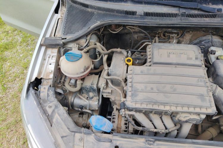 Used Volkswagen Jetta 2015 1.6L Automatic Comfort Model Engine Bay Right