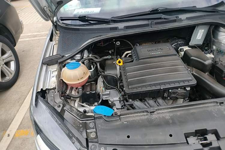 Used Volkswagen Jetta 2015 1.6L Manual Comfort Model Engine Bay Right