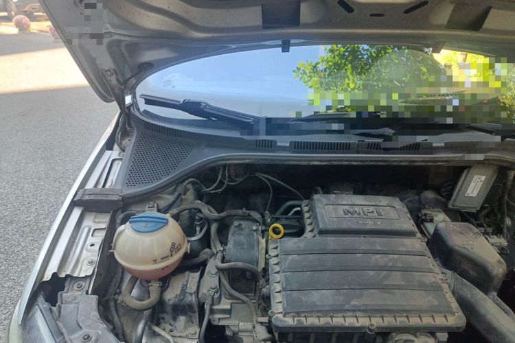 Used Volkswagen Jetta 2015 1.6L Manual Comfort Model Engine Bay Right