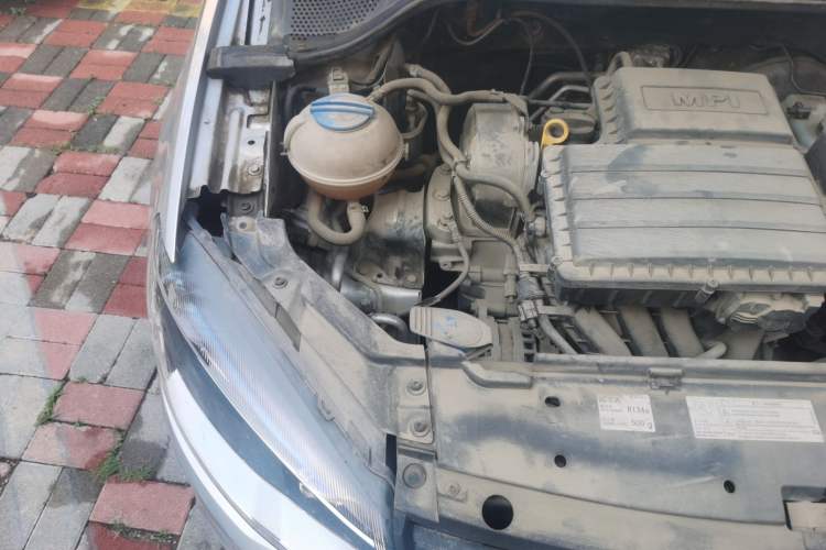 Used Volkswagen Jetta 2015 1.4L Manual Comfort Model Engine Bay Right