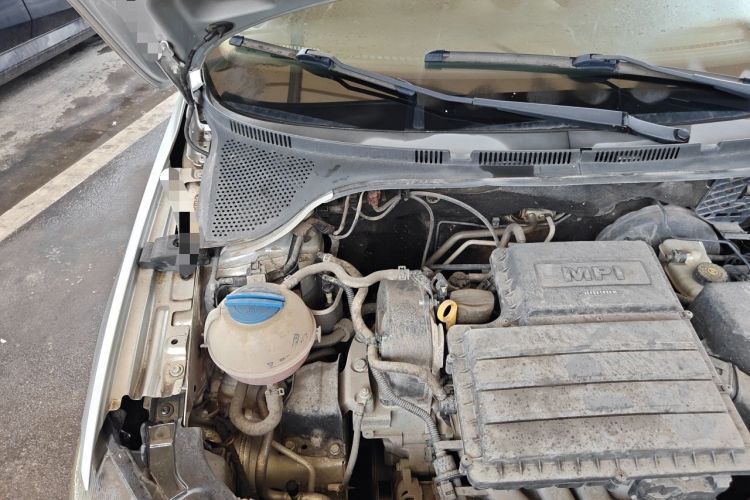 Used Volkswagen Jetta 2015 1.6L Manual Comfort Model Engine Bay Right
