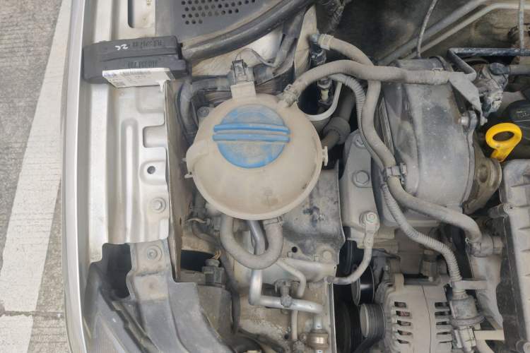 Used Volkswagen Jetta 2015 1.6L Manual Comfort Model Engine Bay Right