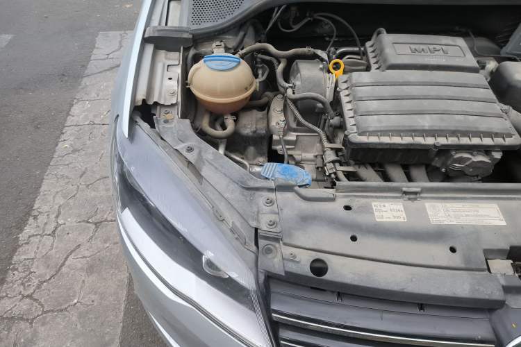 Used Volkswagen Jetta 2015 1.6L Manual Comfort Model Engine Bay Right