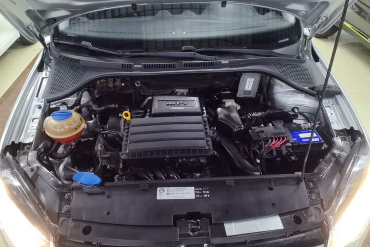 Used Volkswagen Jetta 2015 Value Edition 1.6L Automatic Comfort Version Engine Bay