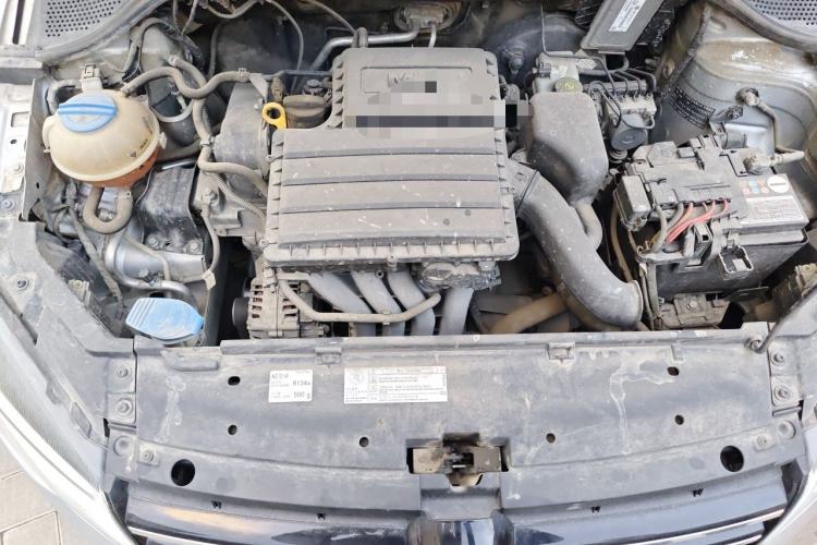 Used Volkswagen Jetta 2015 Zhuihui Edition 1.6L Manual Comfort Model Engine Bay