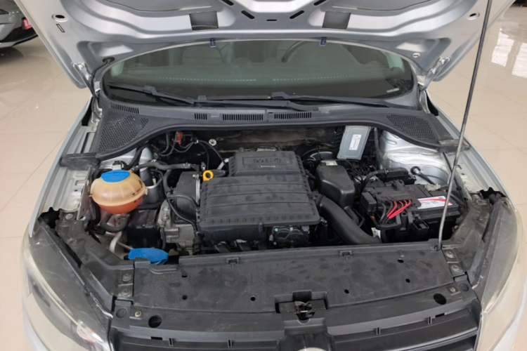 Used Volkswagen Jetta 2015 Value Edition 1.6L Automatic Fashion Version Engine Bay