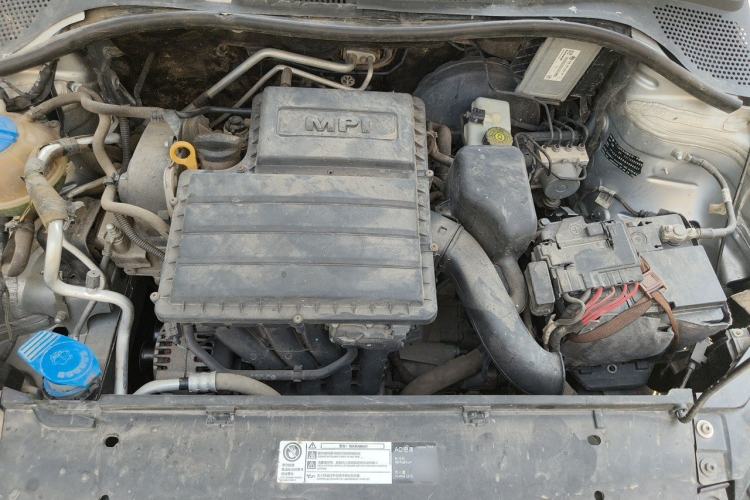 Used Volkswagen Jetta 2015 Zhuihui Edition 1.4L Manual Fashion Model Engine Bay