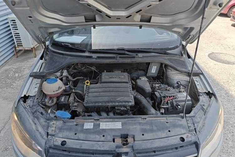 Used Volkswagen Jetta 2015 1.6L Manual Comfort Model Engine Bay