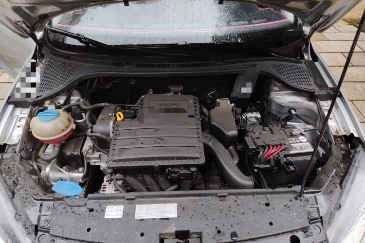 Used Volkswagen Jetta 2015 Zhuihui Edition 1.4L Manual Fashion Model Engine Bay