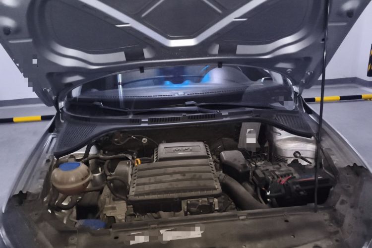 Used Volkswagen Jetta 2015 Value Edition 1.6L Manual Fashionable Style Engine Bay