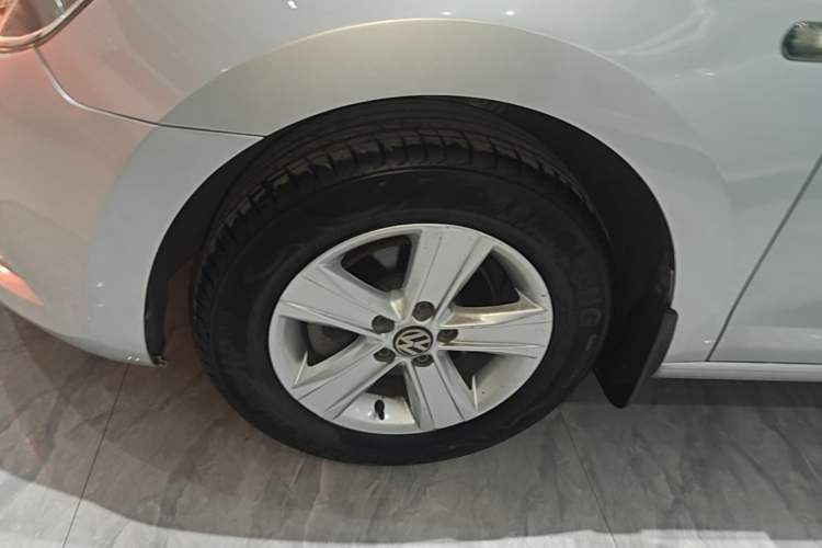 Used Volkswagen Jetta 2015 Value Edition 1.6L Automatic Fashion Version Exterior 2