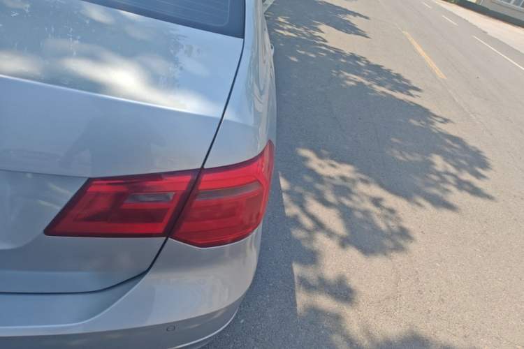 Used Volkswagen Jetta 2015 1.6L Manual Comfort Model Exterior 3
