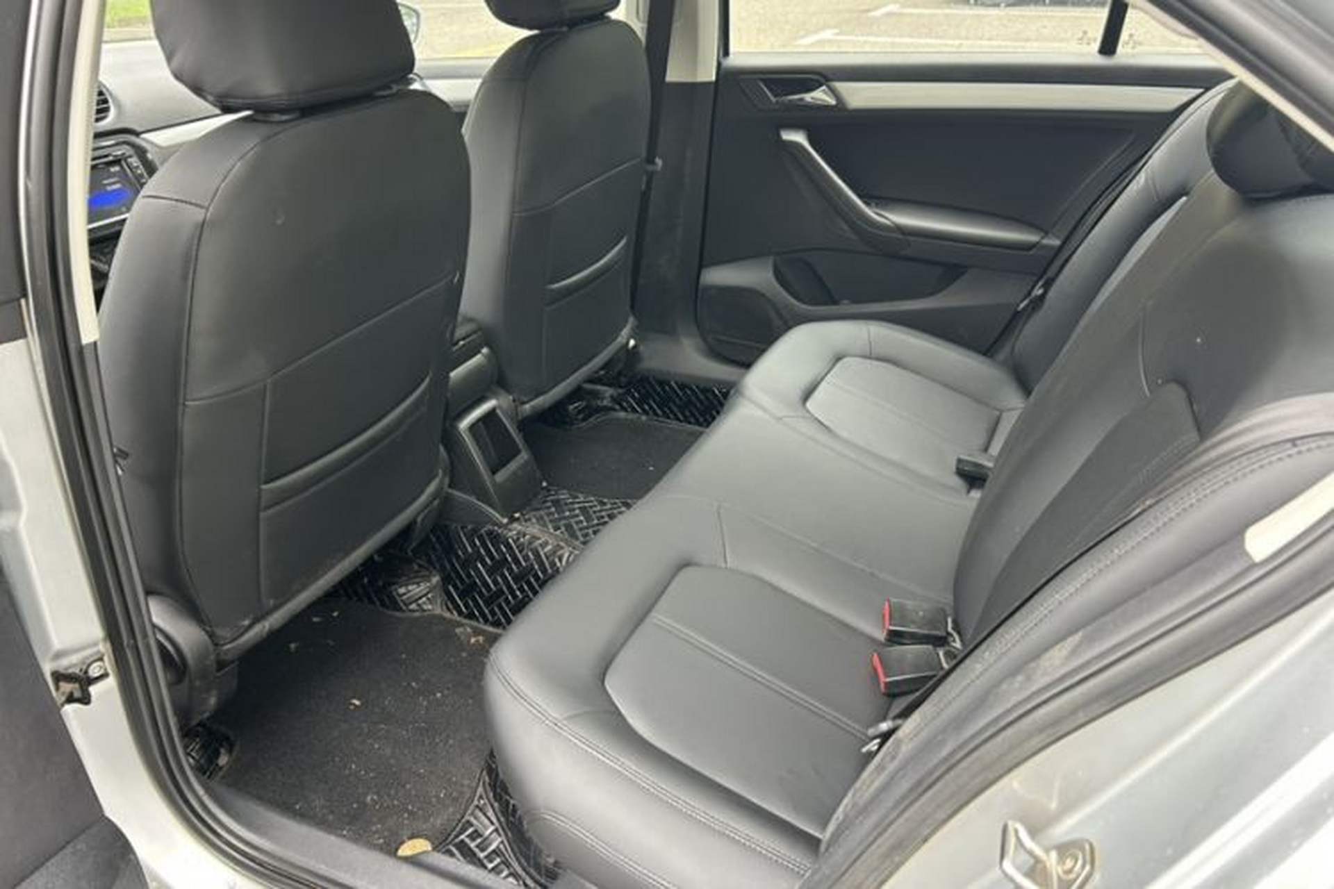 Used Volkswagen Jetta 2015 1.6L Automatic Comfort Model Exterior 3