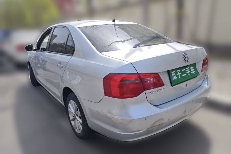 Used Volkswagen Jetta 2015 1.6L Manual Comfort Model Exterior 3