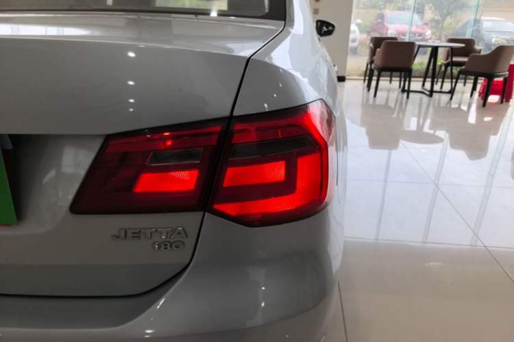 Used Volkswagen Jetta 2015 Value Edition 1.6L Automatic Fashion Version Exterior 3