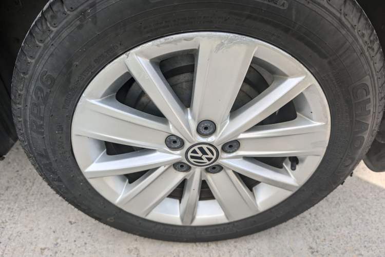 Used Volkswagen Jetta 2015 Zhuihui Edition 1.6L Manual Comfort Model Exterior 4