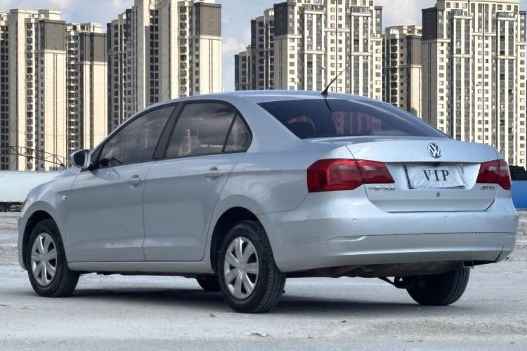 Used Volkswagen Jetta 2015 Value Edition 1.6L Manual Fashionable Style Exterior 4