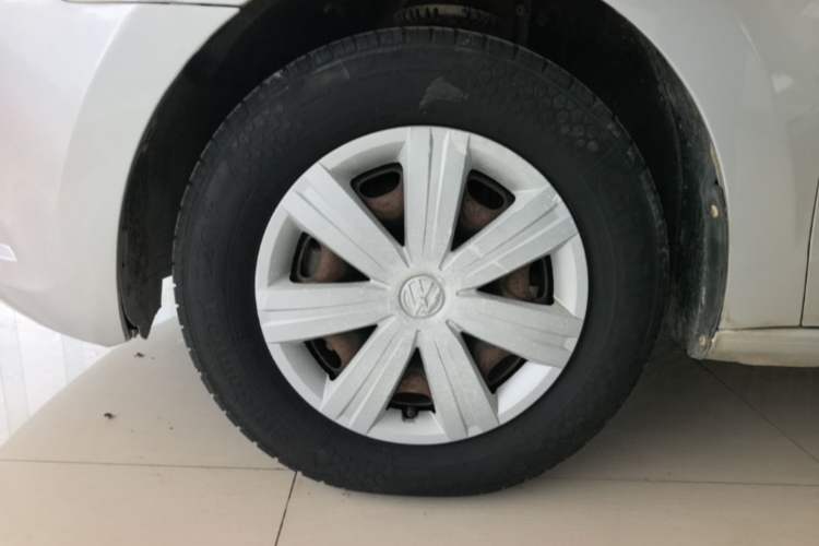 Used Volkswagen Jetta 2015 Value Edition 1.6L Automatic Fashion Version Exterior 4