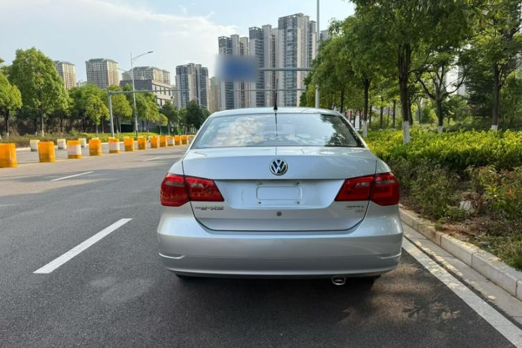 Used Volkswagen Jetta 2015 Value Edition 1.6L Manual Fashionable Style Exterior 4