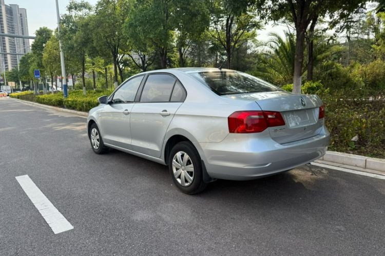 Used Volkswagen Jetta 2015 Value Edition 1.6L Manual Fashionable Style Exterior 5