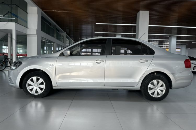 Used Volkswagen Jetta 2015 1.6L Automatic Fashion Model Exterior 6