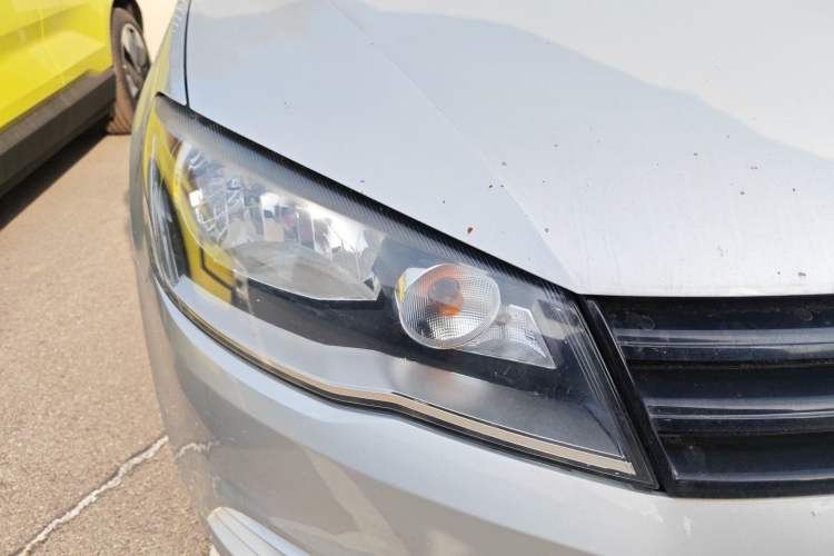 Used Volkswagen Jetta 2015 1.6L Automatic Fashion Model Exterior 6
