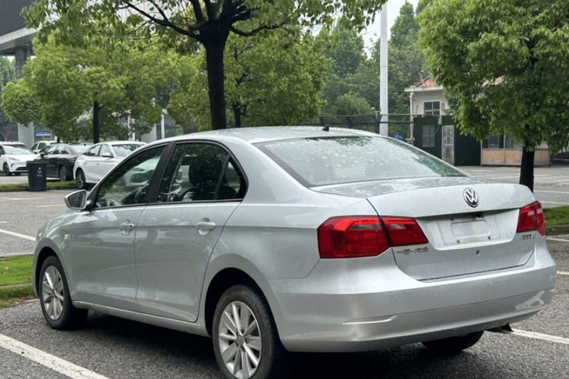 Used Volkswagen Jetta 2015 1.6L Automatic Comfort Model Exterior 8