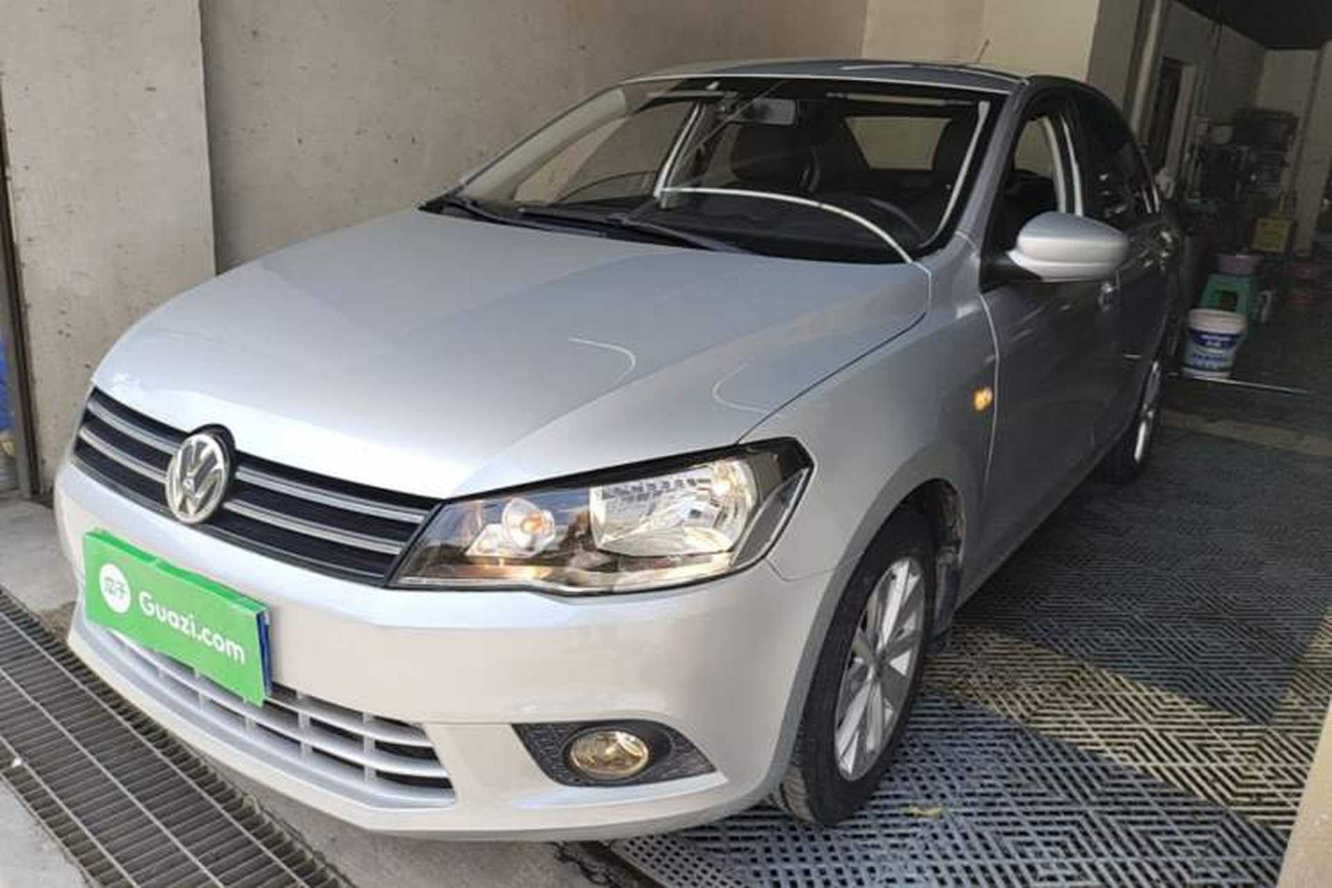 Used Volkswagen Jetta 2015 1.4L Manual Comfort Model Front Left 45 Deg