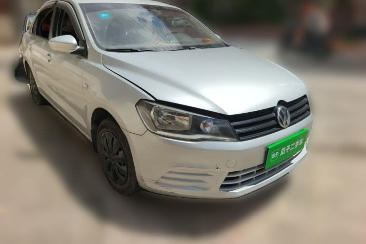 Used Volkswagen Jetta 2015 Value Edition 1.6L Manual Fashionable Style Front Right 45 Deg