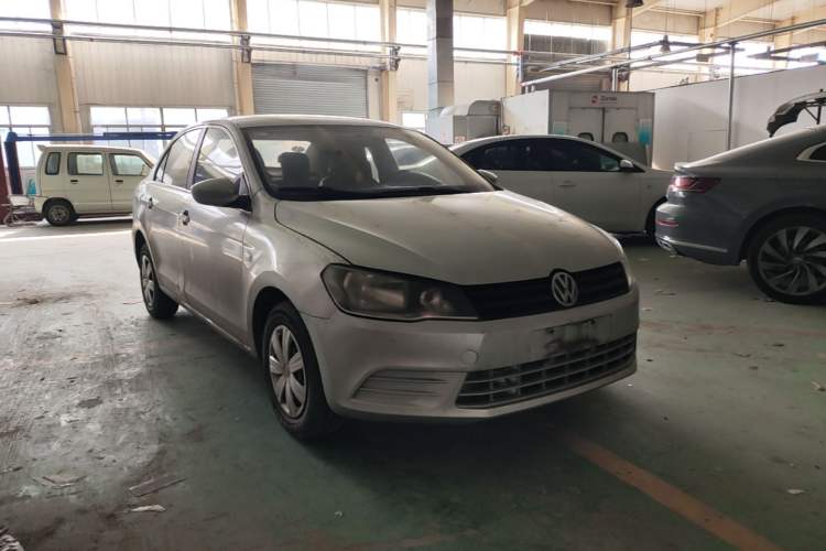 Used Volkswagen Jetta 2015 Zhuihui Edition 1.4L Manual Fashion Model Front Right 45 Deg