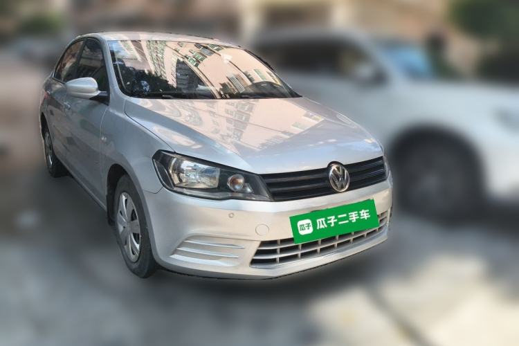 Used Volkswagen Jetta 2015 Value Edition 1.6L Manual Fashionable Style Front Right 45 Deg