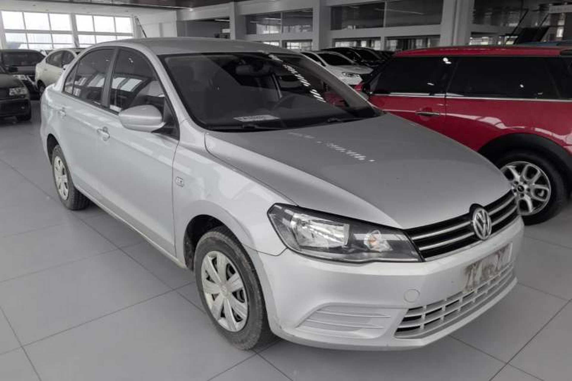 Used Volkswagen Jetta 2015 1.6L Automatic Fashion Model Front Right 45 Deg