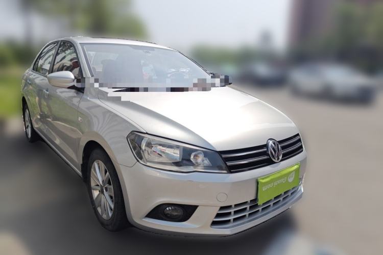 Used Volkswagen Jetta 2015 1.6L Manual Comfort Model Front Right 45 Deg