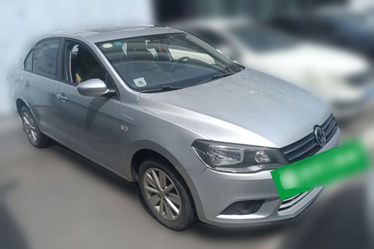 Used Volkswagen Jetta 2015 1.6L Manual Comfort Model Front Right 45 Deg