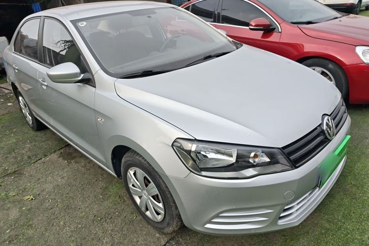 Used Volkswagen Jetta 2015 Zhuihui Edition 1.4L Manual Fashion Model Front Right 45 Deg