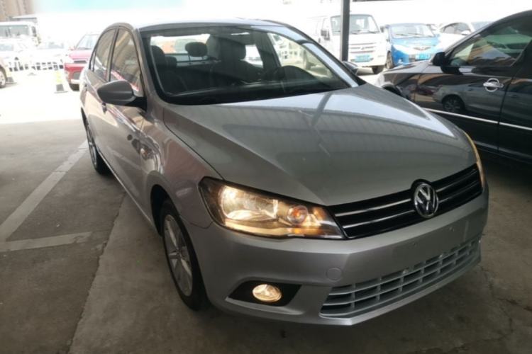 Used Volkswagen Jetta 2015 1.6L Automatic Comfort Model Front Right 45 Deg