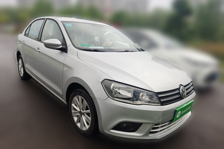 Used Volkswagen Jetta 2015 1.4L Manual Comfort Model Front Right 45 Deg