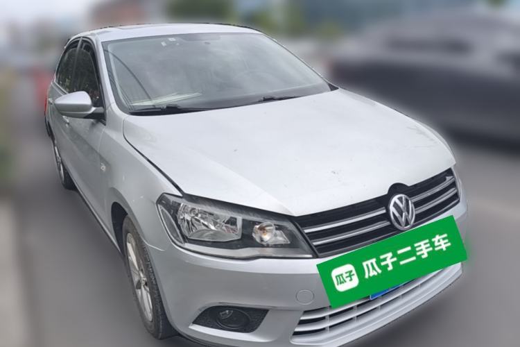 Used Volkswagen Jetta 2015 1.6L Manual Comfort Model Front Right 45 Deg