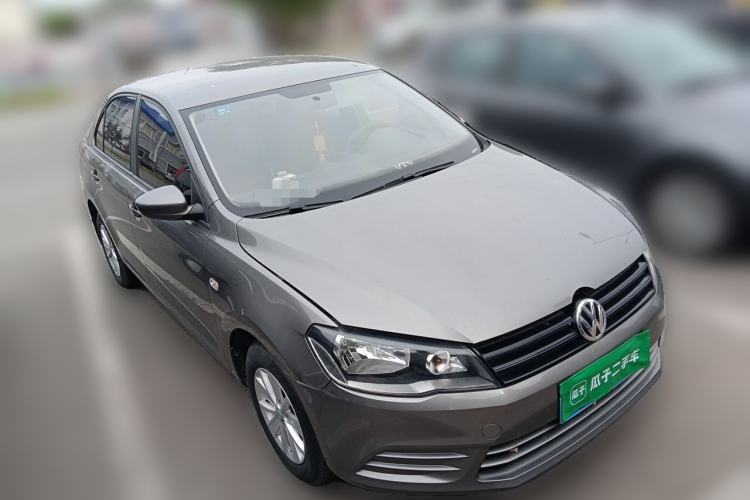 Used Volkswagen Jetta 2015 1.6L Automatic Fashion Model Front Right 45 Deg